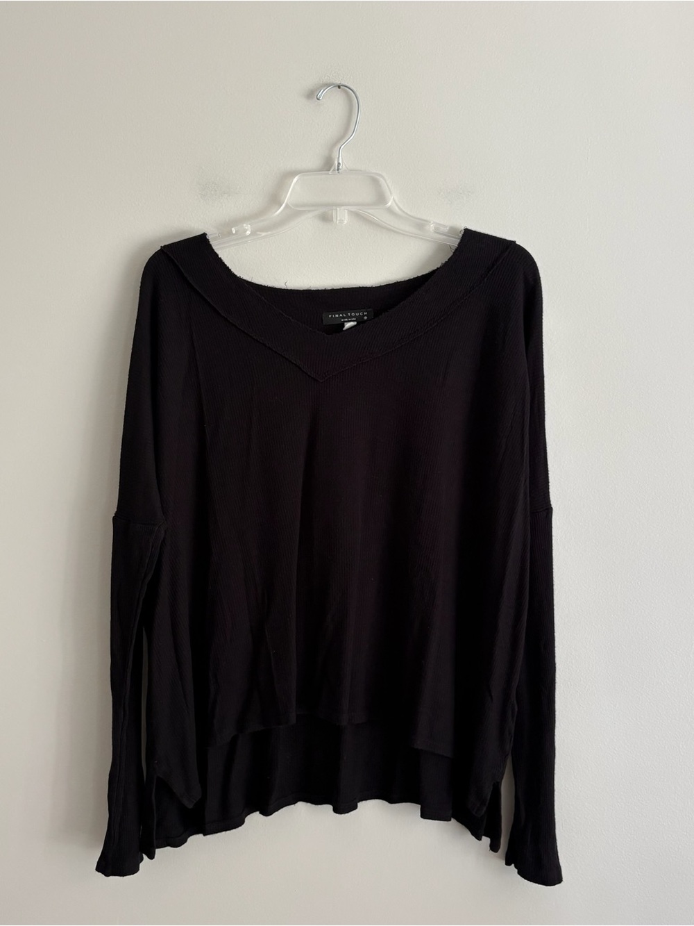 Final Touch Black V-Neck Lightweight Long-Sleeve Top Size M